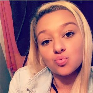 Meet your Posher, Jillian